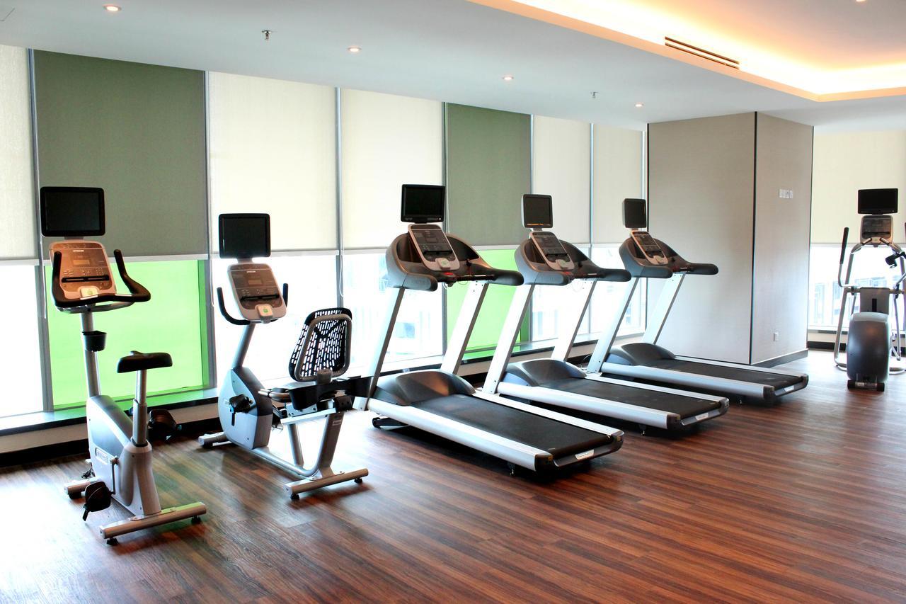 马六甲哈登广场酒店 Malacca 外观 照片 A row of treadmills