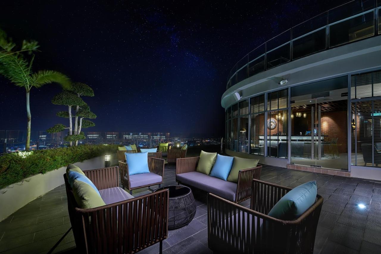 马六甲哈登广场酒店 Malacca 外观 照片 The Sky Bar